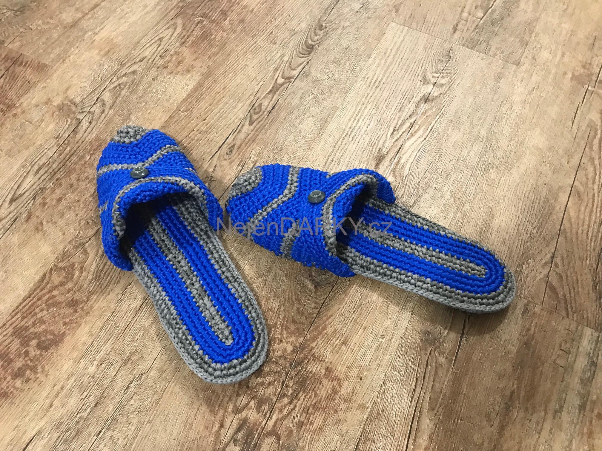 Háčkované nazouvací pantofle