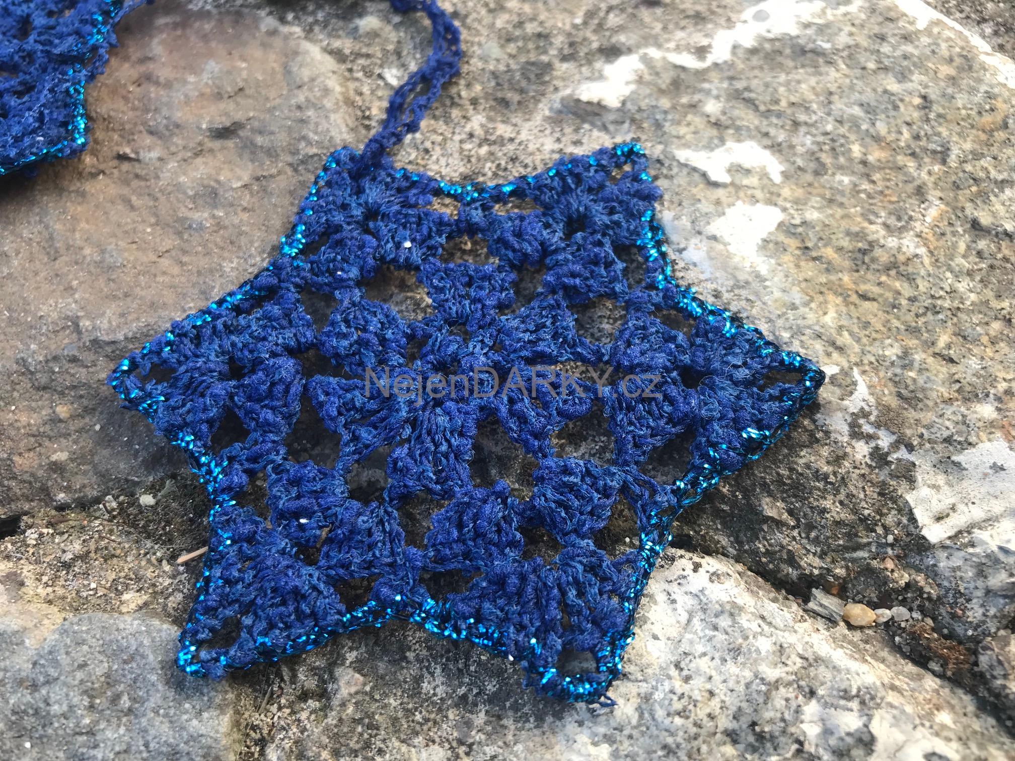 Háčkované ozdoby na stromek - set tm. modrý