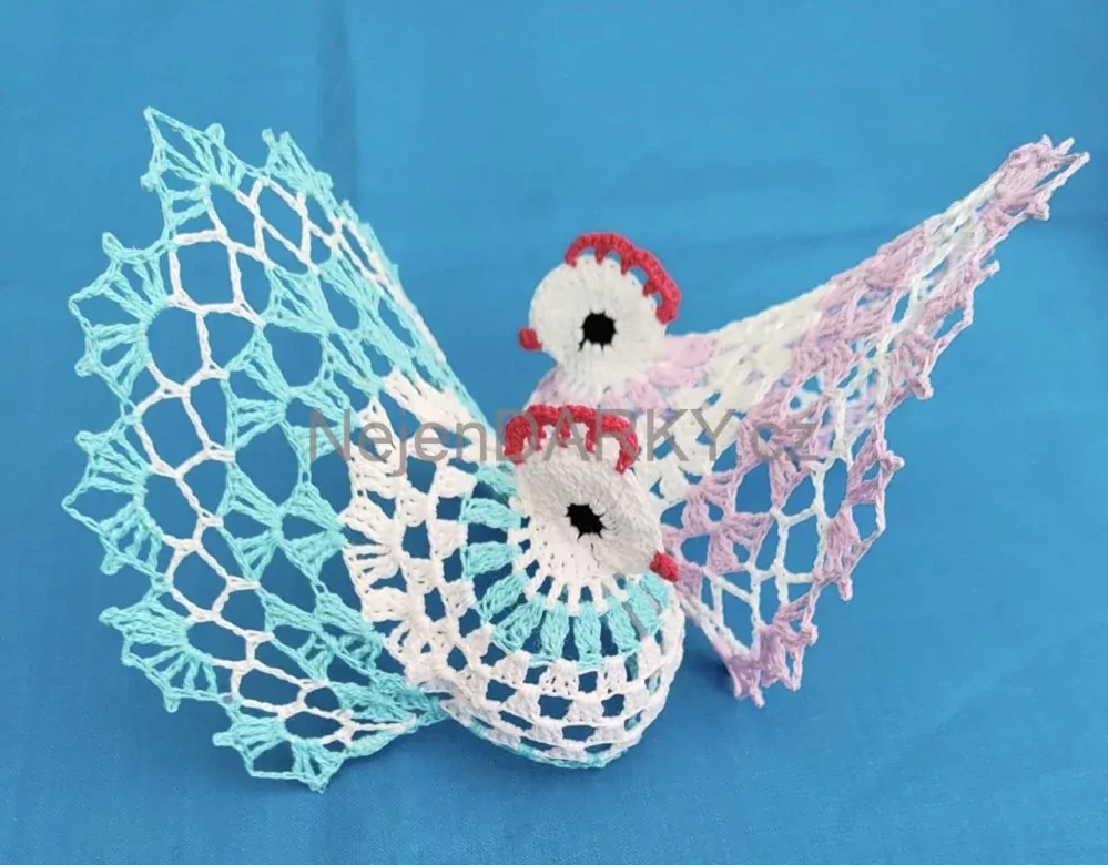 Krajková slepička tyrkysová