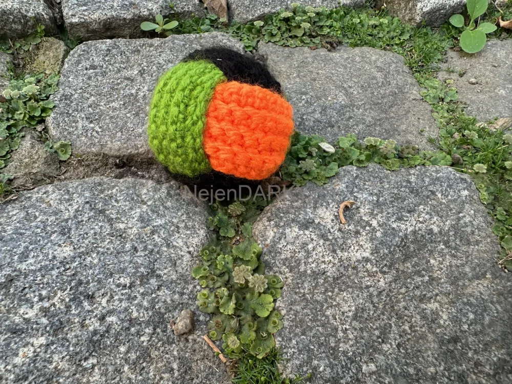 Háčkovaný míček