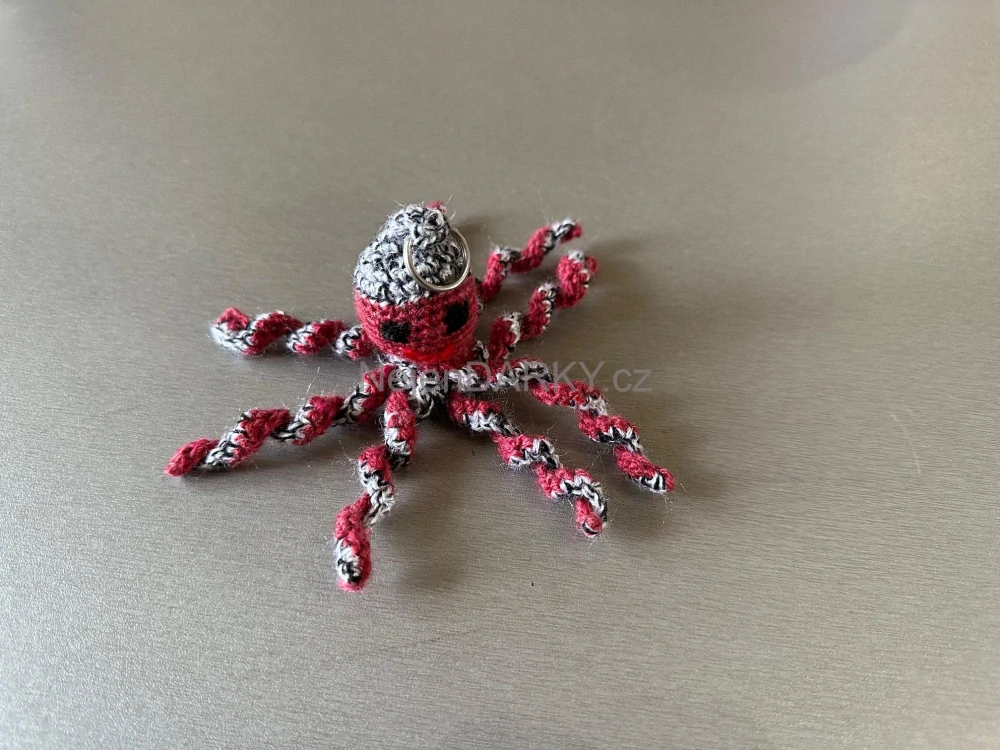 Přívěsek ke klíčům nebo na batoh