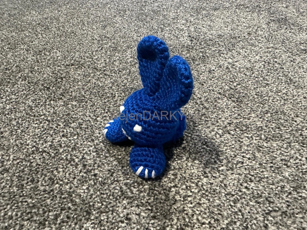 Králíček střední modrý