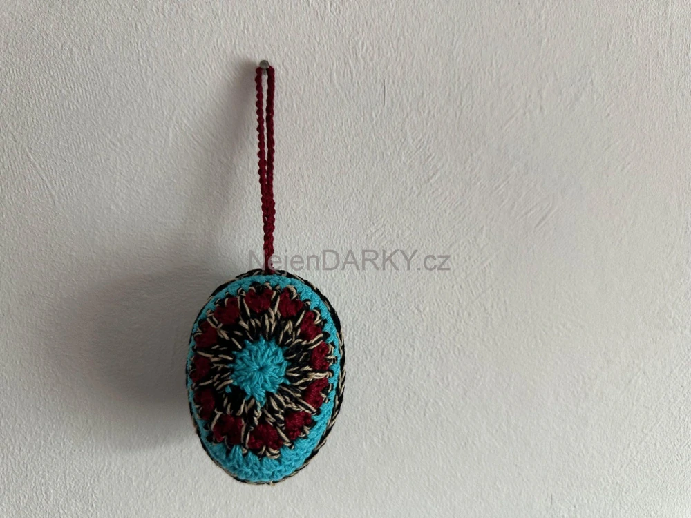 Luxusní háčkovaná kraslice