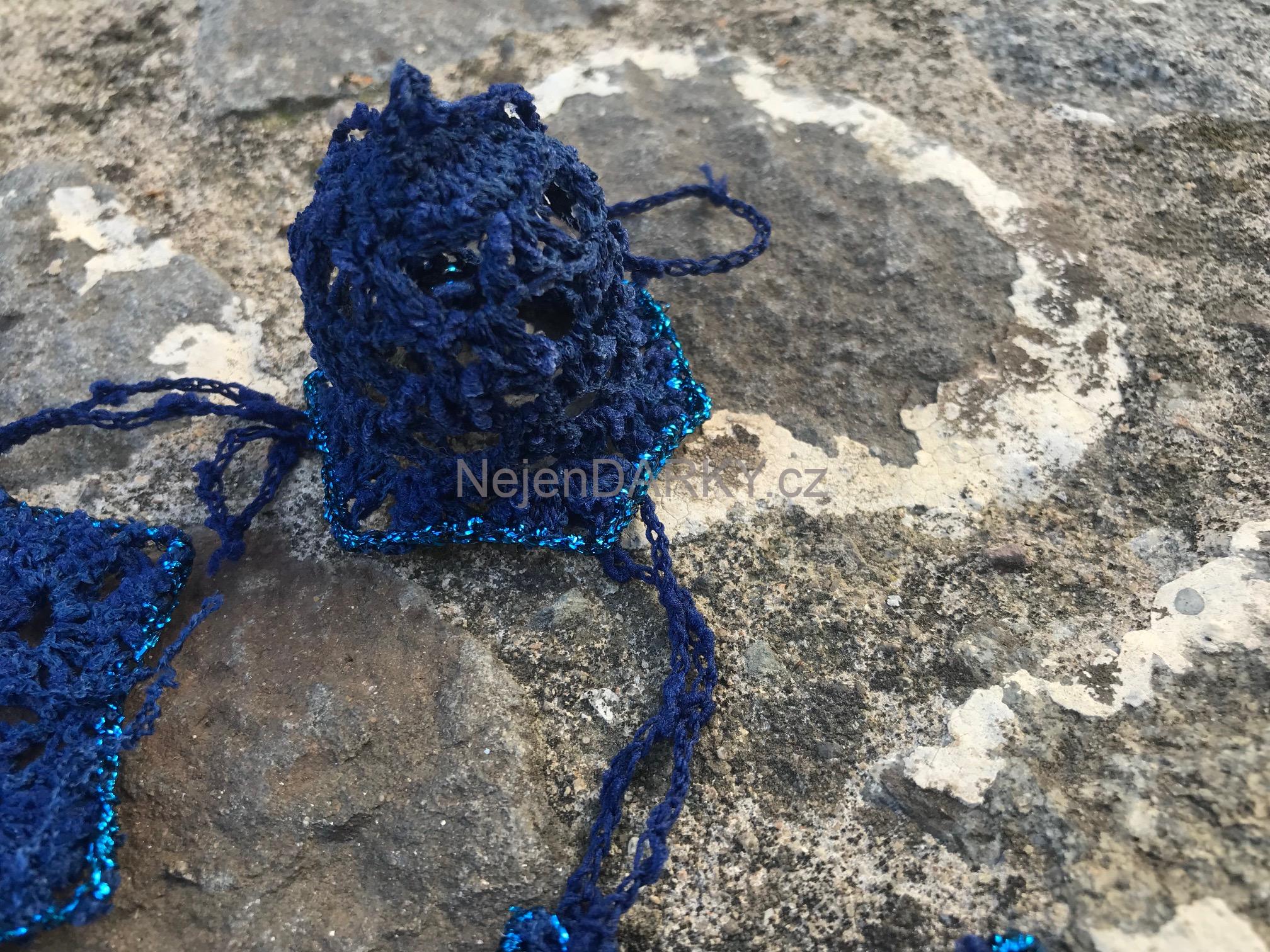 Háčkované ozdoby na stromek - set tm. modrý