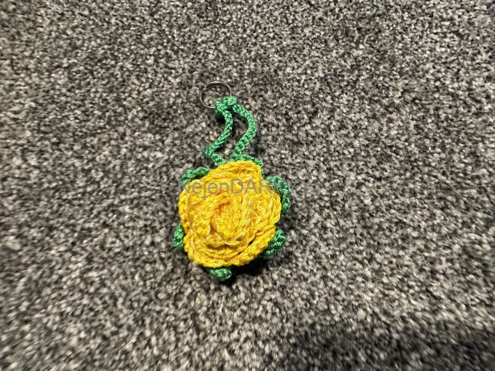 Přívěsek ke klíčům nebo na batoh - růže