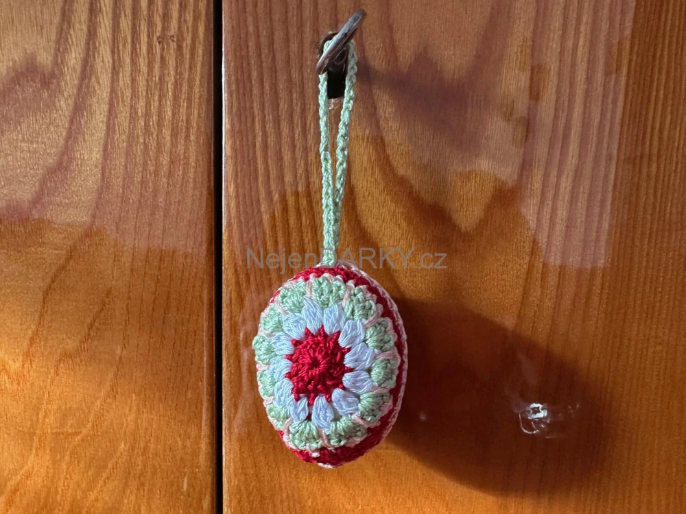 Luxusní háčkovaná kraslice