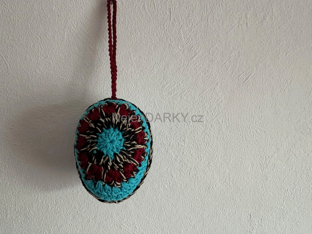 Luxusní háčkovaná kraslice