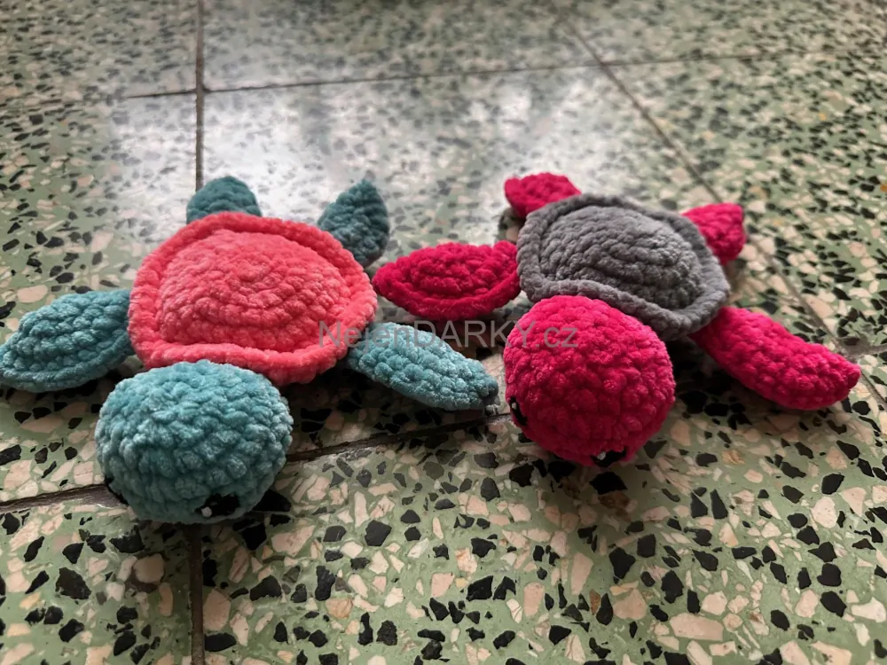 Roztomilá hebká želvička - tyrkysovočervená