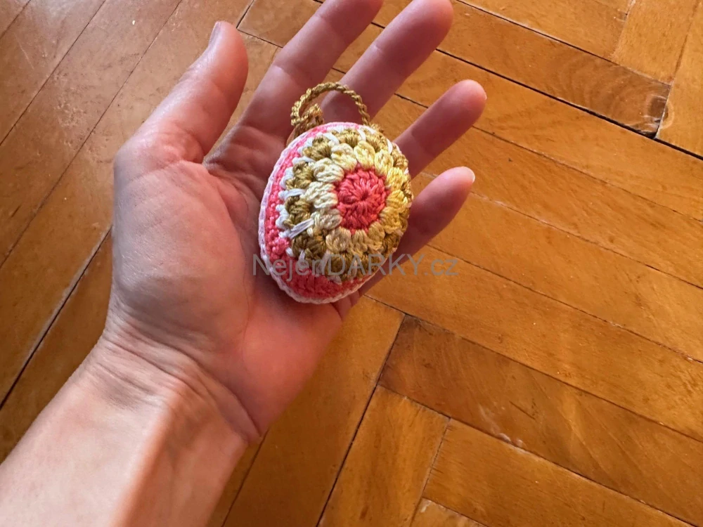 Luxusní háčkovaná kraslice
