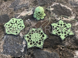 Háčkované ozdoby na stromek - set zelený