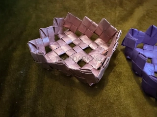 Papírový košík - lakovaný na dárky a drobnosti