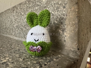 Háčkované vajíčko s ouškama - zelené