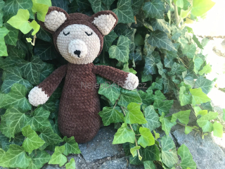 Hnědý přítulný a velmi hebký medvídek